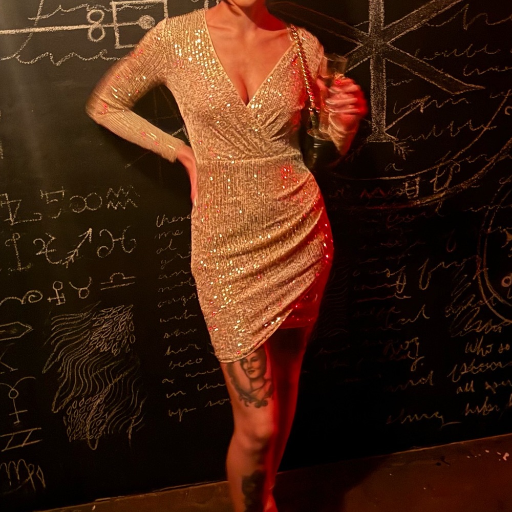 Windsor Sparkly Gold Long Sleeve Mino Dress
